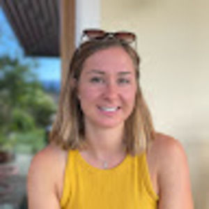 Meet your Posher, Lara